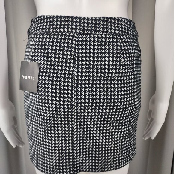 Forever 21 Cotton Blend Houndstooth Mini Skirt Button Front Pockets Black XS NWT - Picture 6 of 10